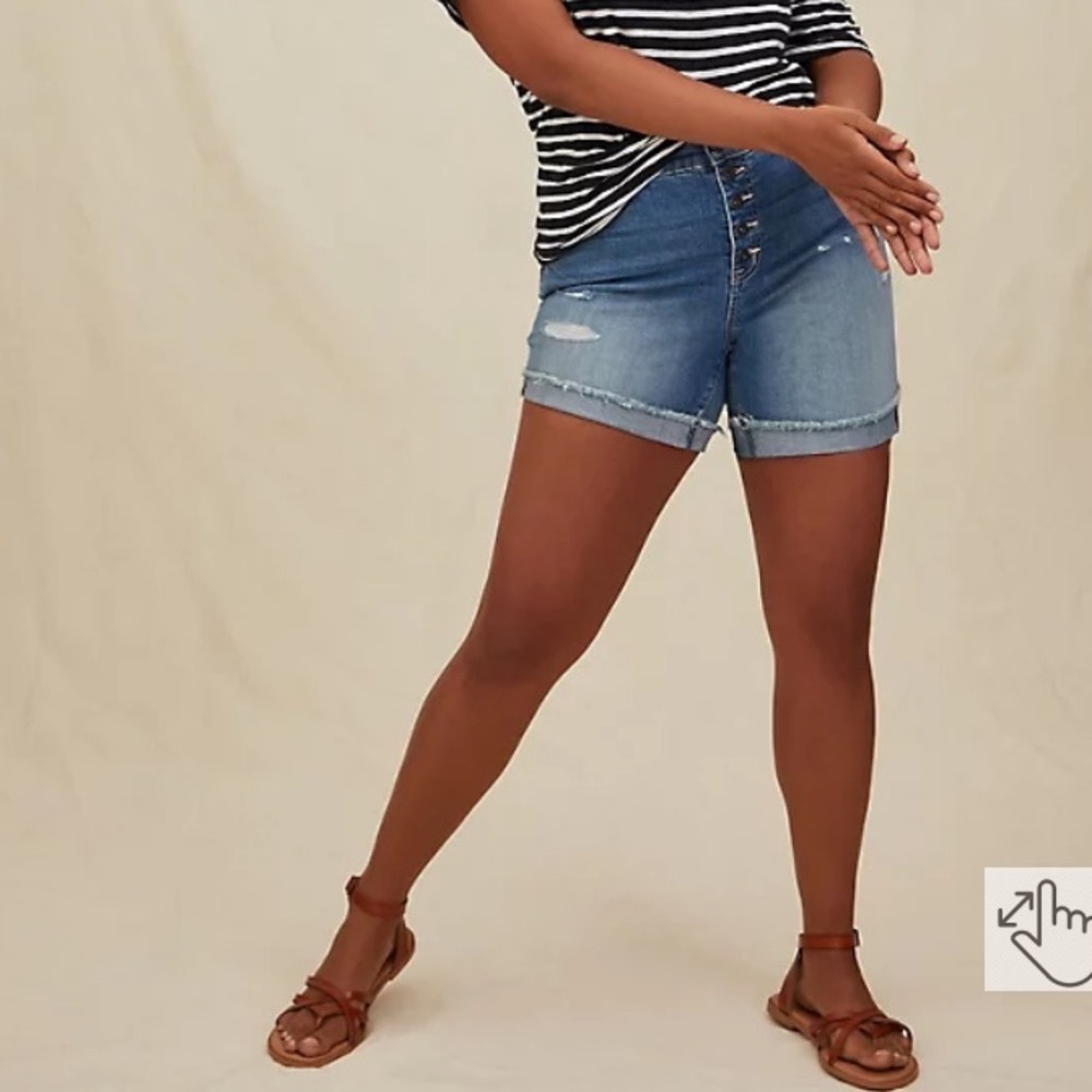 Torrid High Rise Mid Short Vintage Stretch Medium Wash Size 16